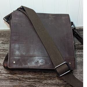 Kenneth Cole Dark Brown Leather Messenger Crossbody Bag Adjustable Strap